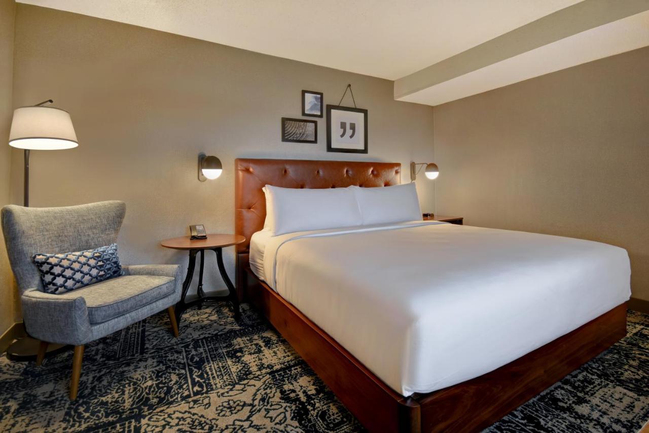 Four Points By Sheraton Boston Newton Exterior photo