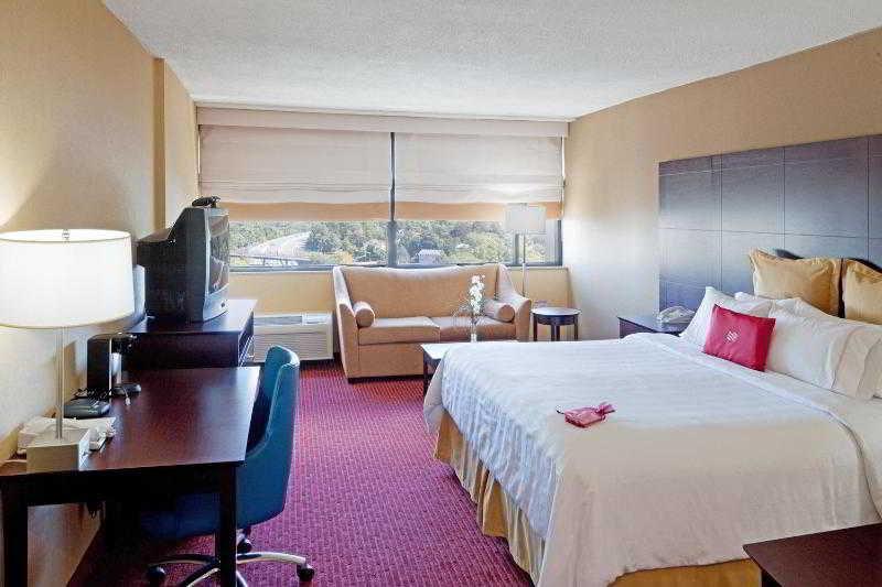Four Points By Sheraton Boston Newton Exterior photo