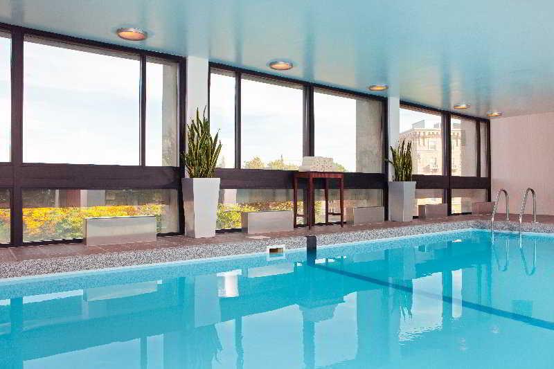 Four Points By Sheraton Boston Newton Exterior photo