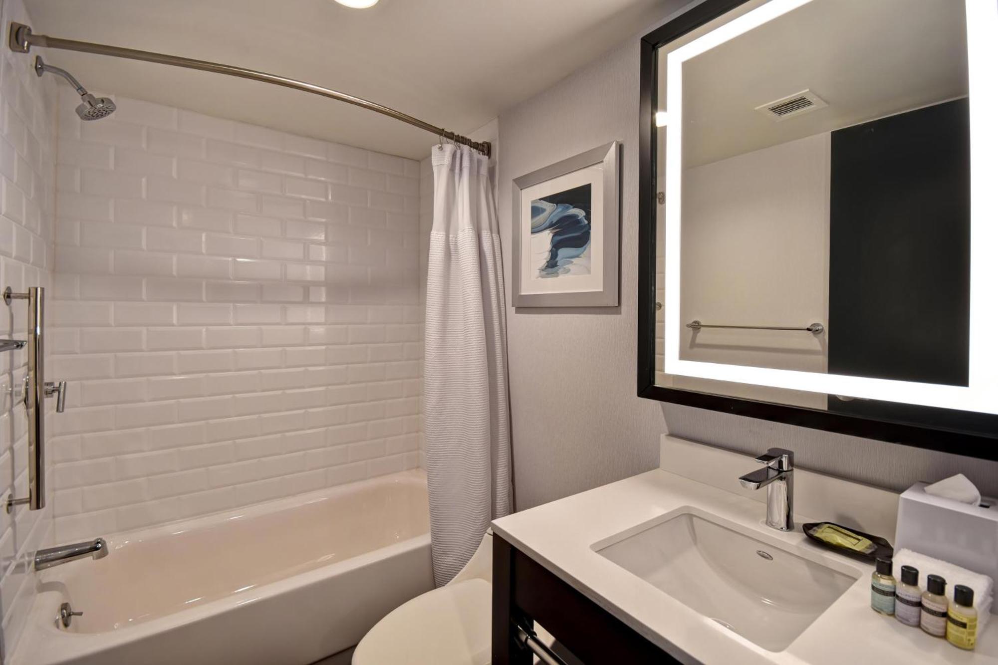 Four Points By Sheraton Boston Newton Exterior photo