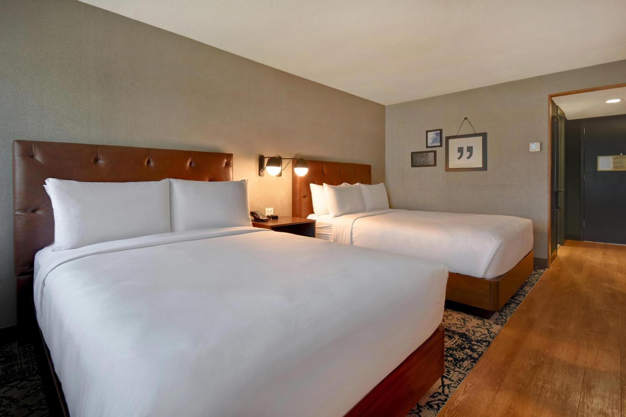 Four Points By Sheraton Boston Newton Exterior photo