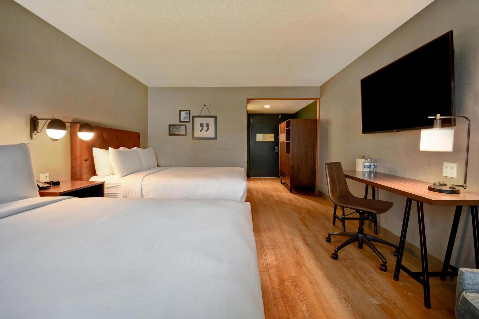 Four Points By Sheraton Boston Newton Exterior photo