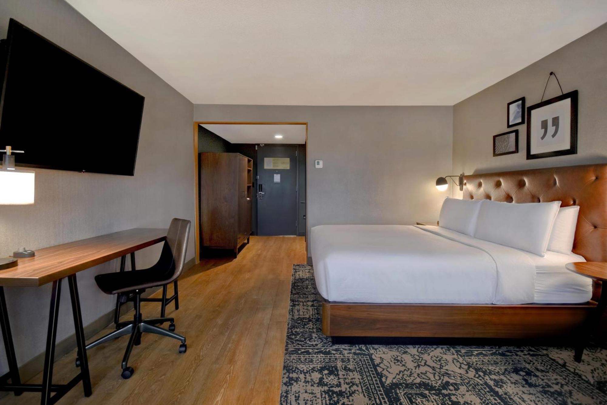 Four Points By Sheraton Boston Newton Exterior photo