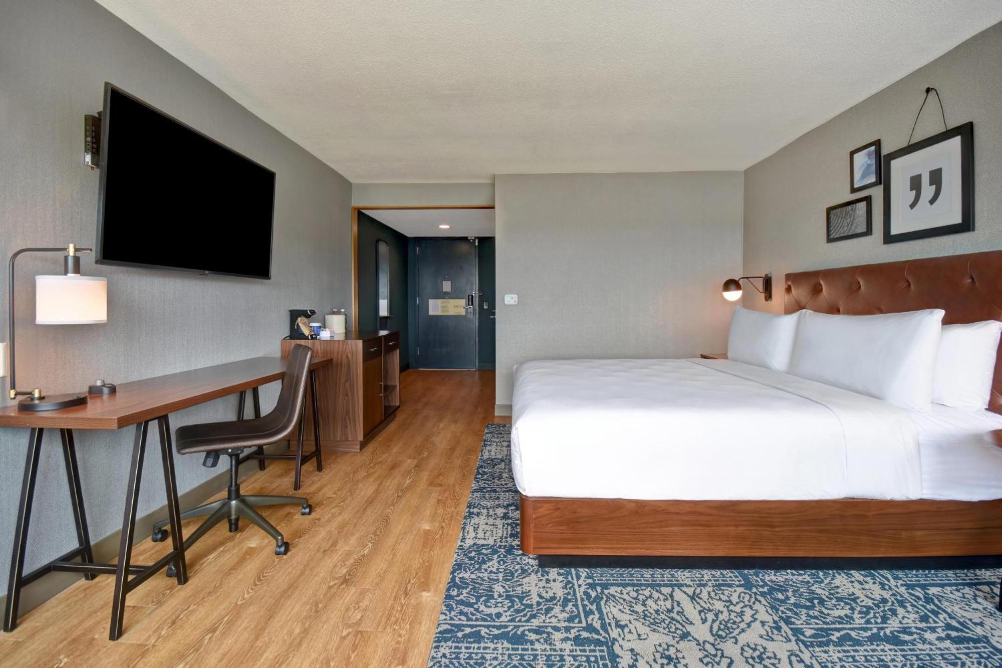 Four Points By Sheraton Boston Newton Exterior photo