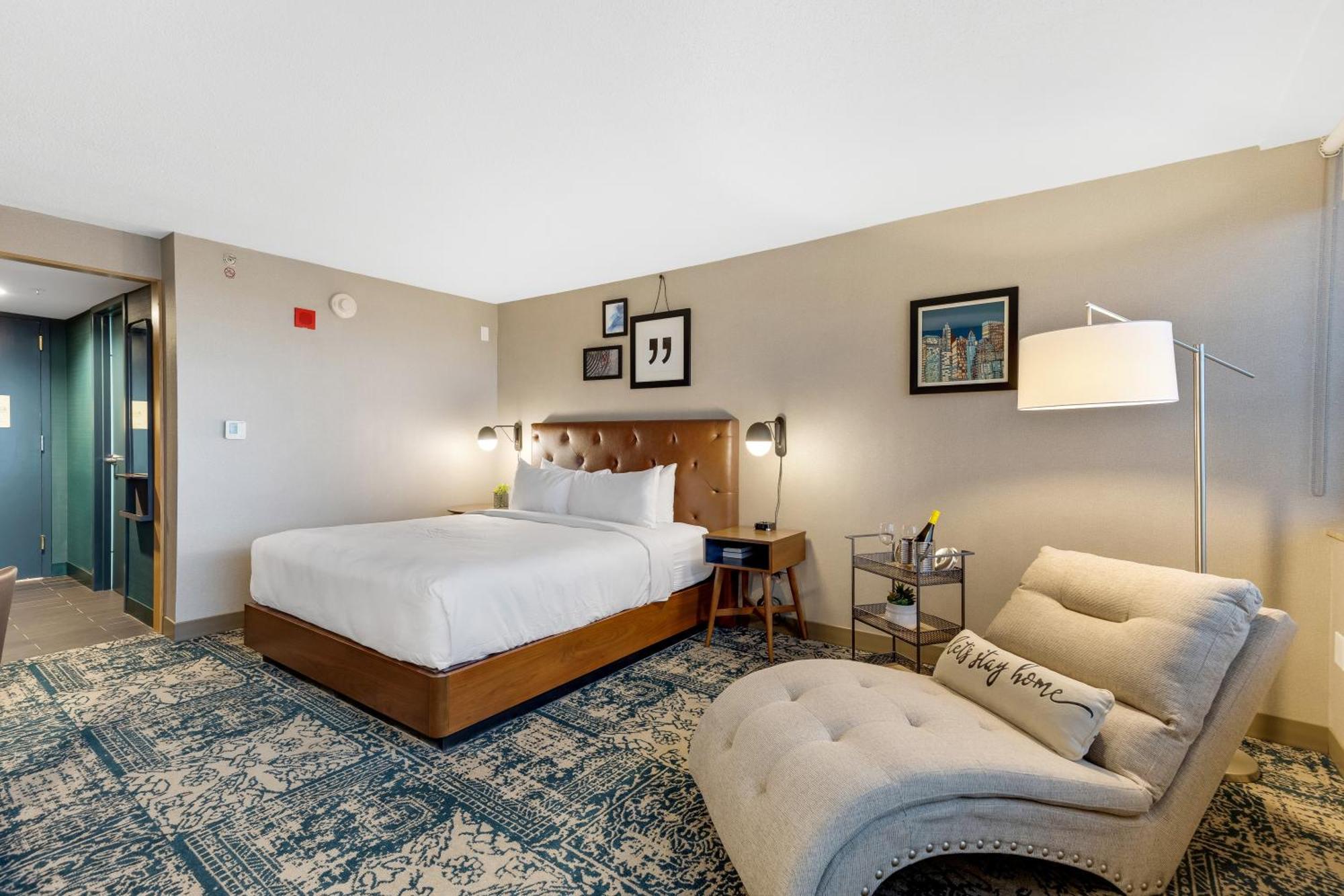 Four Points By Sheraton Boston Newton Exterior photo