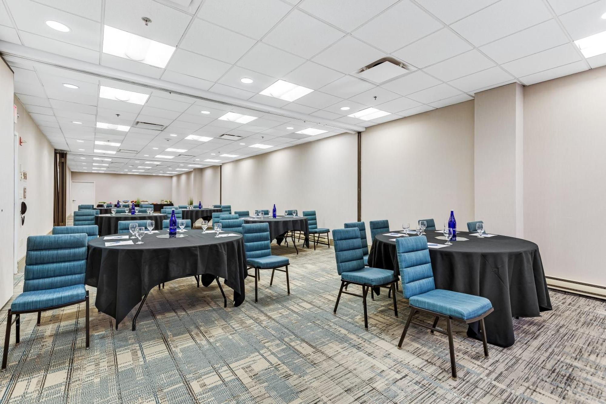 Four Points By Sheraton Boston Newton Exterior photo